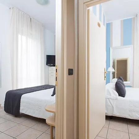 Hotel Flora 3*